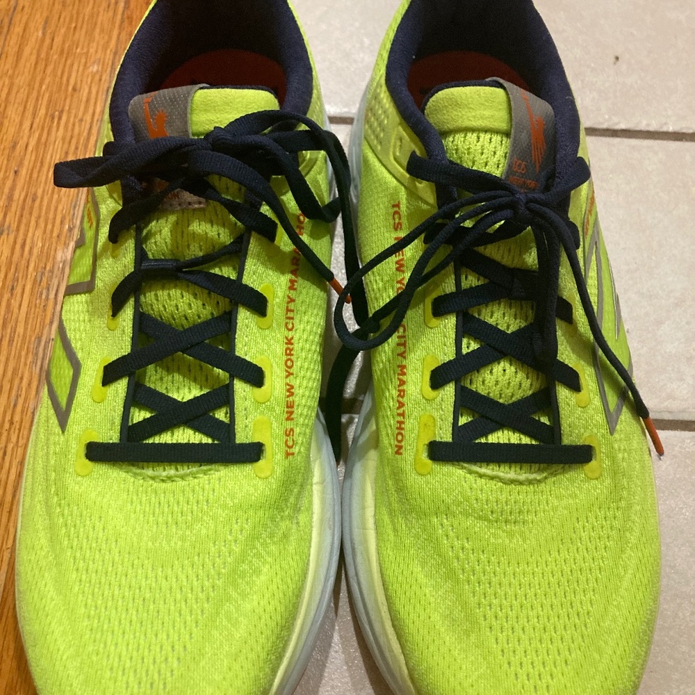 New Balance Woman's Fresh Foam Sneakers